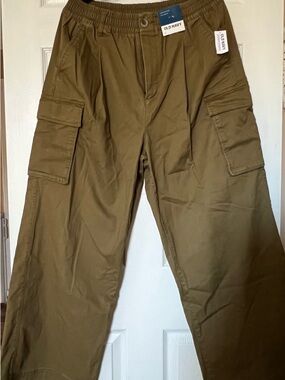 Old Navy Women's Olive Cargo Pants